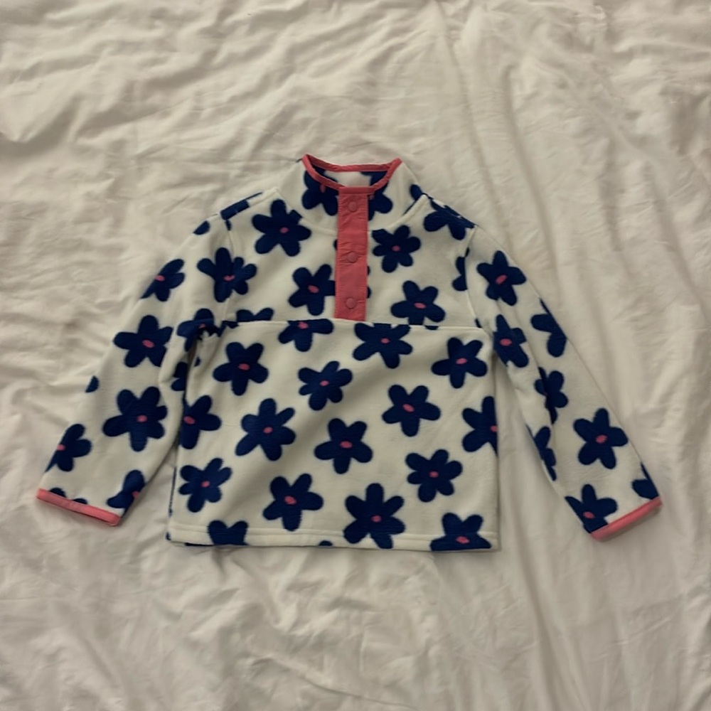 Gap baby girls size 4 pullover fleece. New without tags. Blue white pink floral
